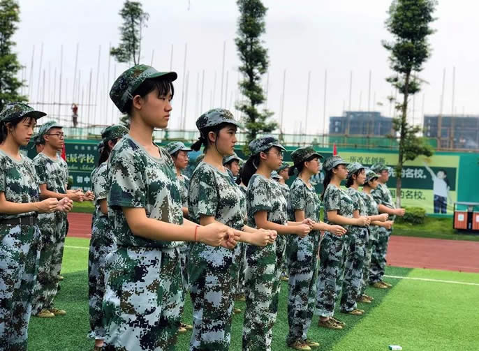 【宜賓東辰】 青春校園軍歌嘹亮，東辰學子歌聲飛揚
