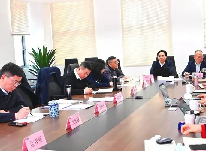 以勇氣和智慧走向未來 | 東辰教育集團2020年度總結表彰暨2021教育方向標發布會