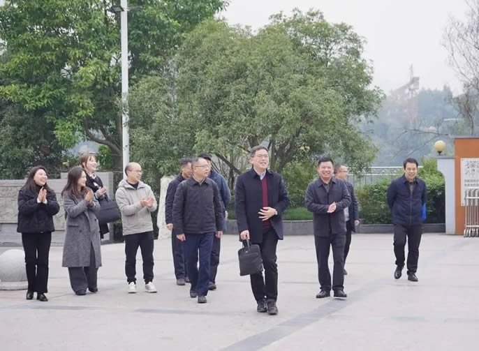 同心同向同行  共繪東辰新圖景丨楊建平總校長到達州東辰學校視導